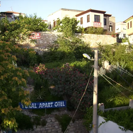 Vural Aparthotel *
